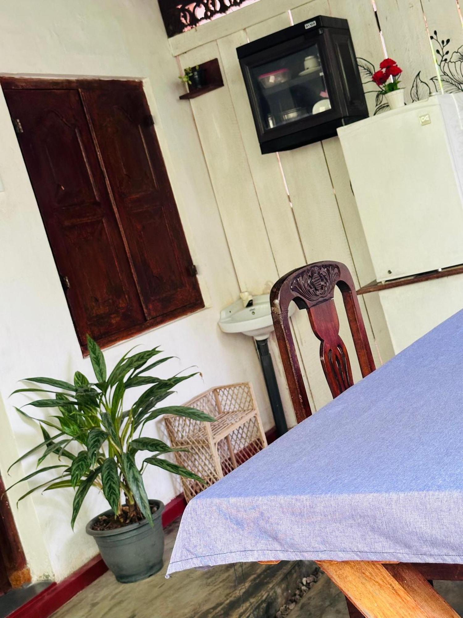 Venora Hiriketiya Bed & Breakfast Dikwella Luaran gambar