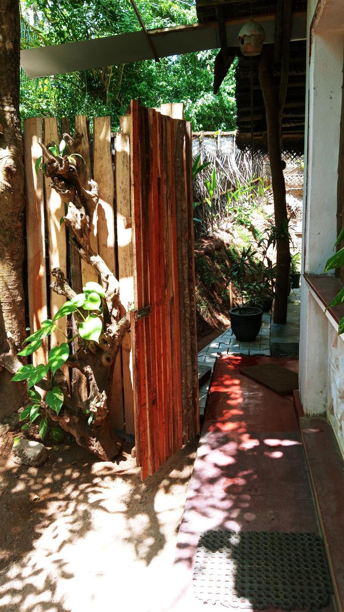 Venora Hiriketiya Bed & Breakfast Dikwella Luaran gambar
