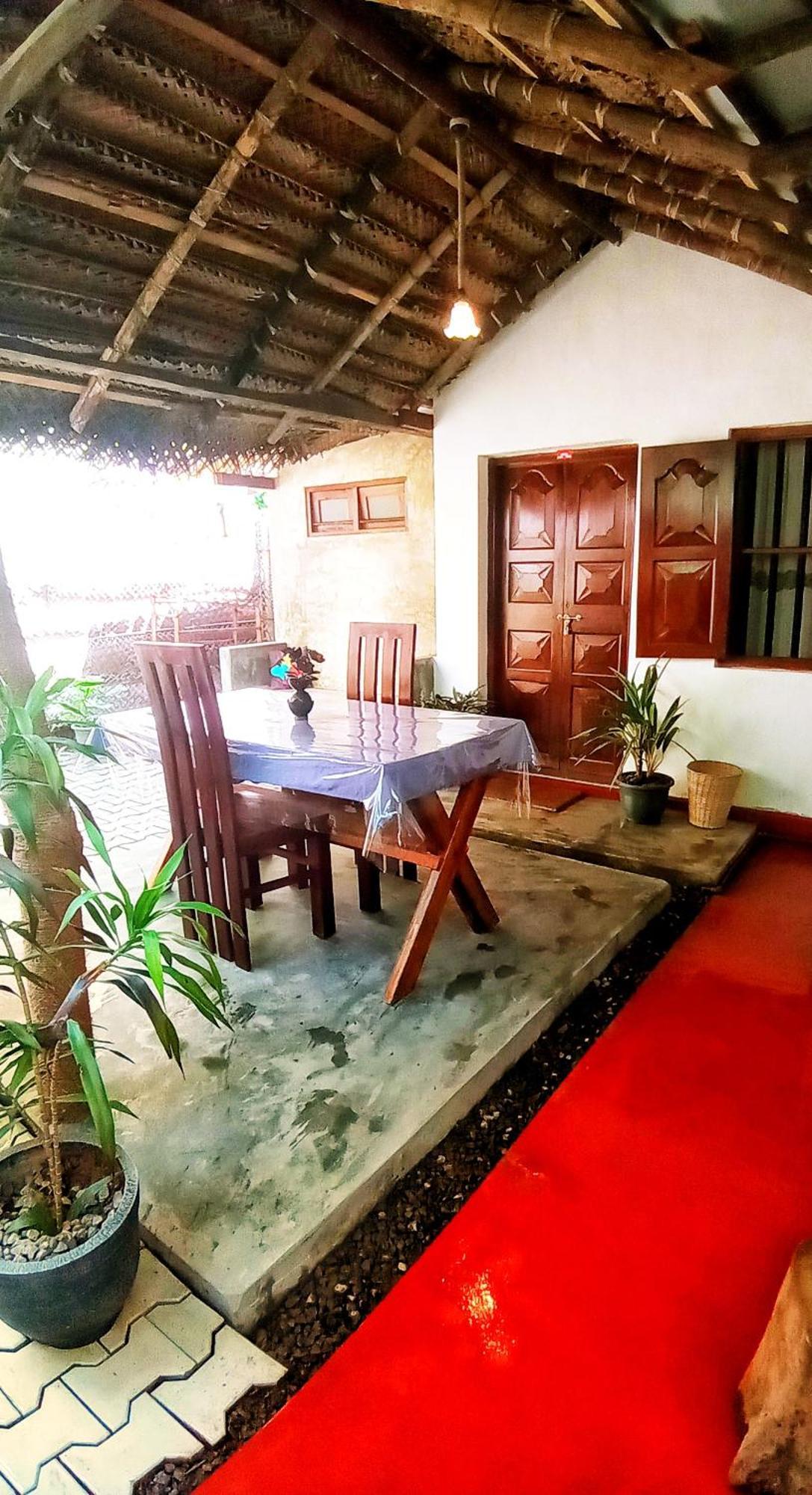 Venora Hiriketiya Bed & Breakfast Dikwella Luaran gambar